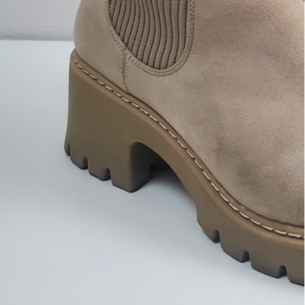 Chunky Lug Sole Ankle Boots Womens Size 9 Taupe Sock Boot Cozy Minimalist - Picture 6 of 10